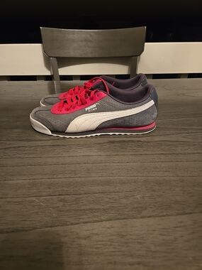 Puma Roma Mens Gray and Pink Low-Top Sneakers